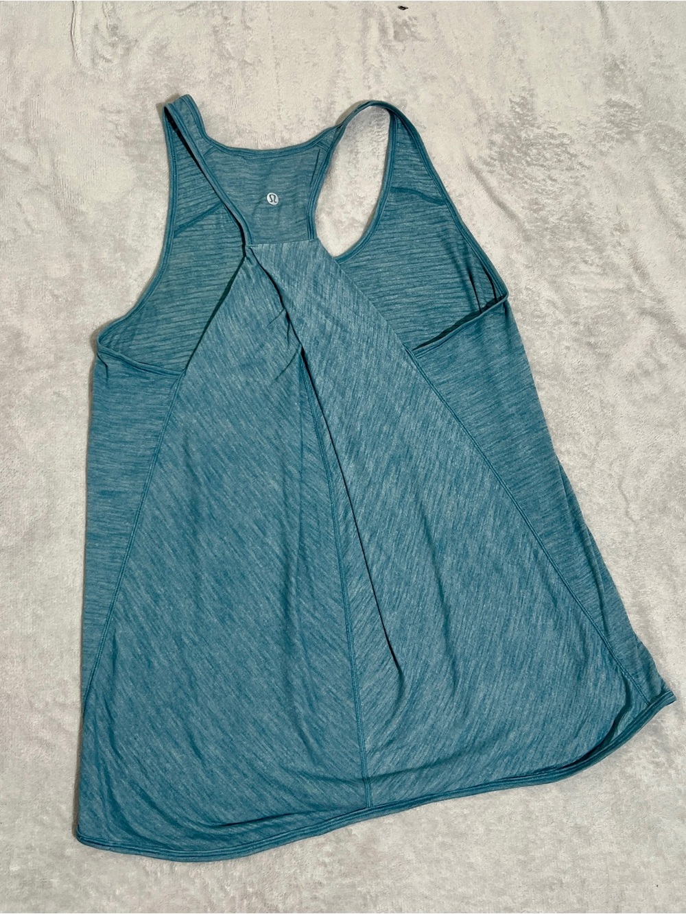 EUC Lululemon Essential Tank Size 10-12 - Picture 9 of 12
